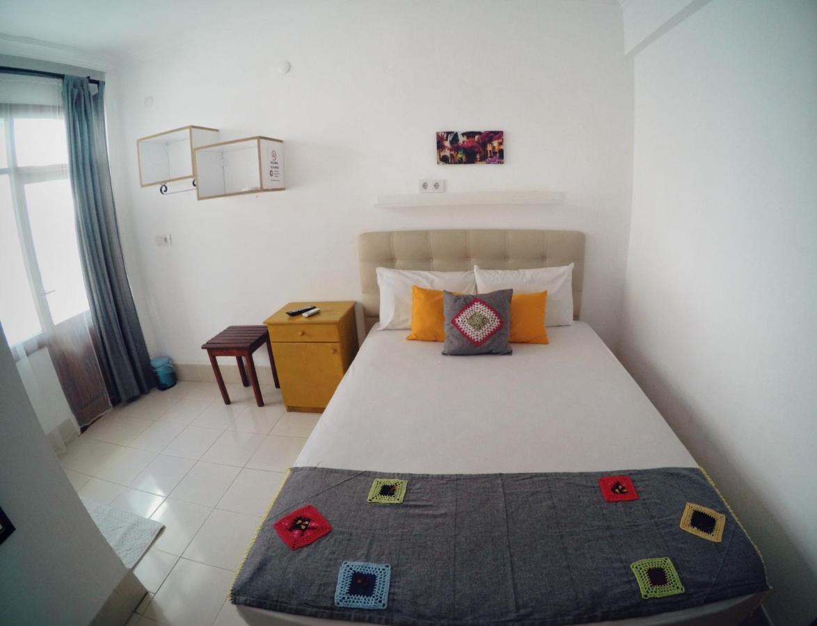 Miss Hotel Karya Oren  ภายนอก รูปภาพ